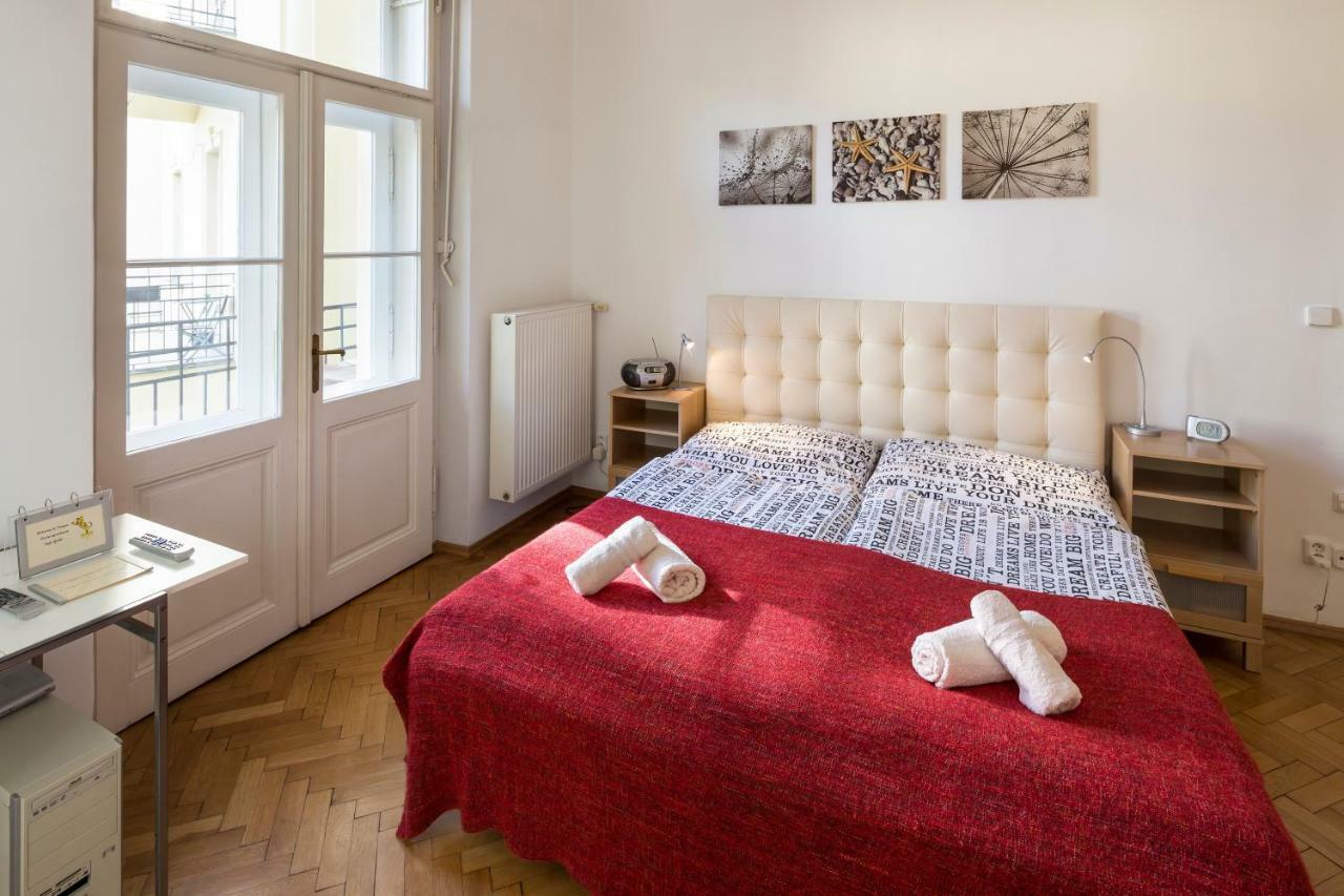 Dusni Apartments Прага Экстерьер фото